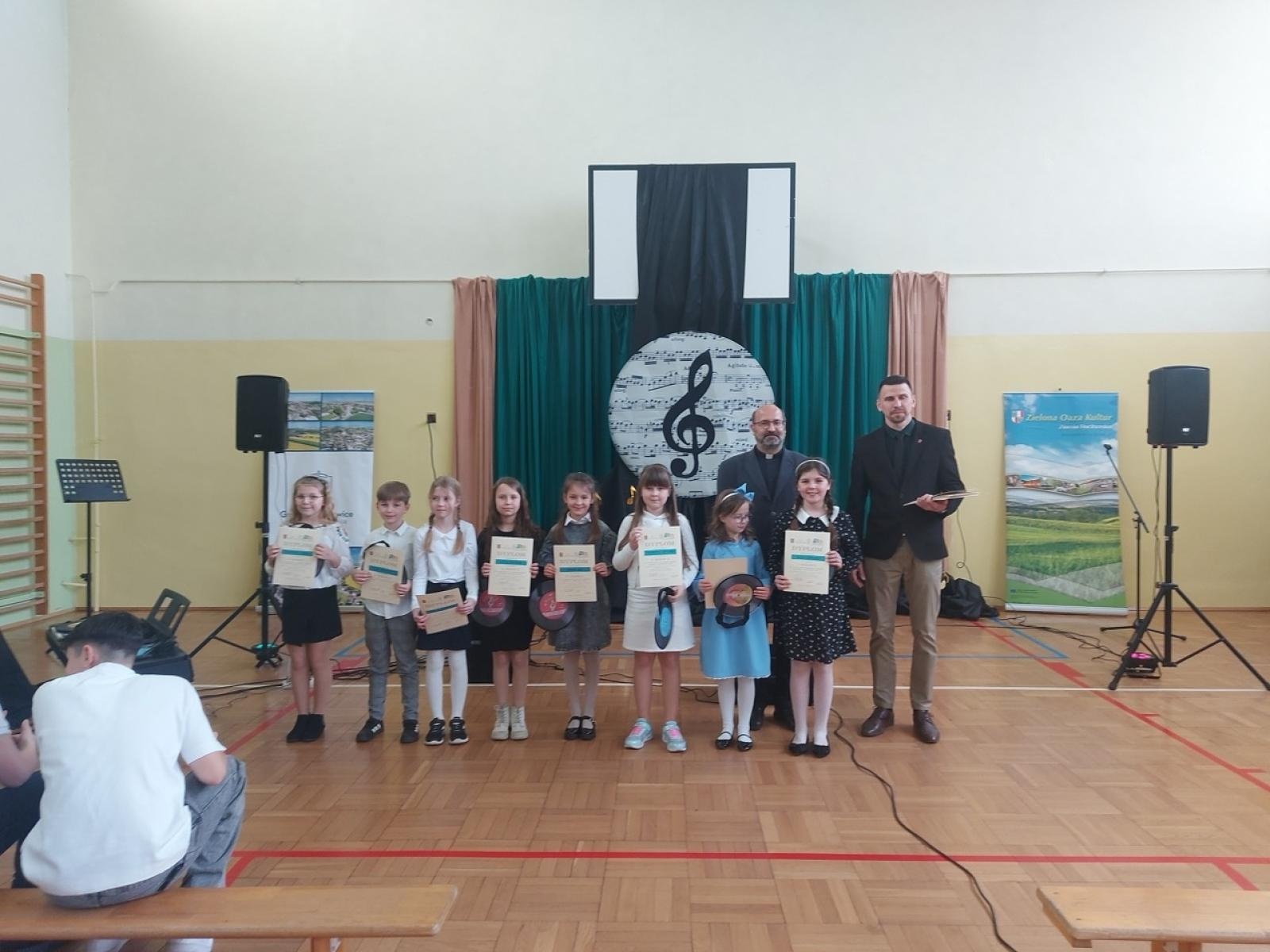 Zdjęcie w galerii na portalu naszraciborz.pl: Śpiewajmy Panu! - konkurs piosenki religijnej w Borucinie wiadomości z regionu