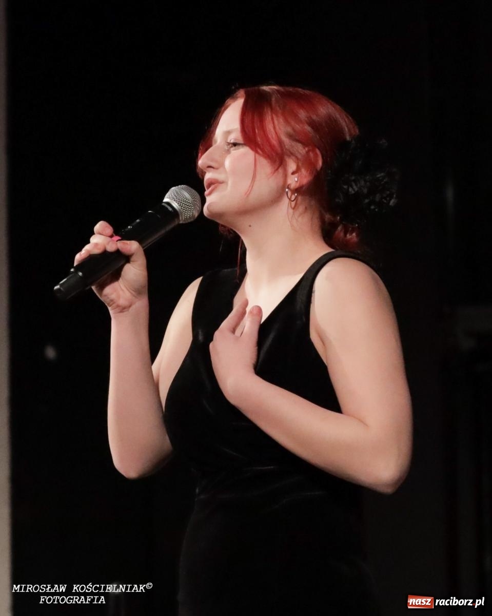 Zdjęcie w galerii na portalu naszraciborz.pl: Muzyka, pasja i język hiszpański – XI Ogólnopolski Konkurs Piosenki Hiszpańskojęzycznej rozstrzygnięty wiadomości z regionu