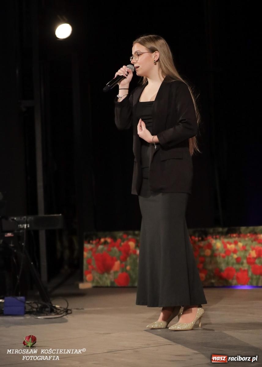 Zdjęcie w galerii na portalu naszraciborz.pl: Muzyka, pasja i język hiszpański – XI Ogólnopolski Konkurs Piosenki Hiszpańskojęzycznej rozstrzygnięty wiadomości z regionu