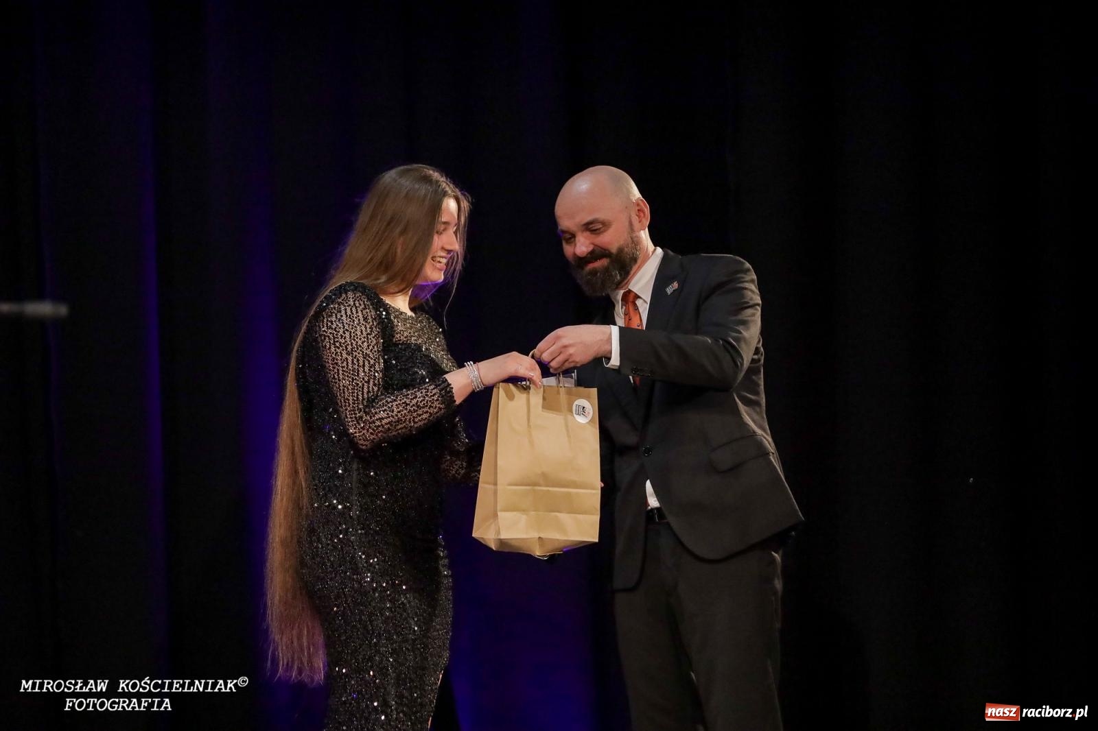 Zdjęcie w galerii na portalu naszraciborz.pl: Muzyka, pasja i język hiszpański – XI Ogólnopolski Konkurs Piosenki Hiszpańskojęzycznej rozstrzygnięty wiadomości z regionu