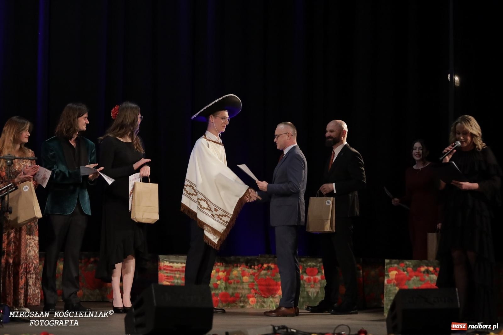Zdjęcie w galerii na portalu naszraciborz.pl: Muzyka, pasja i język hiszpański – XI Ogólnopolski Konkurs Piosenki Hiszpańskojęzycznej rozstrzygnięty wiadomości z regionu