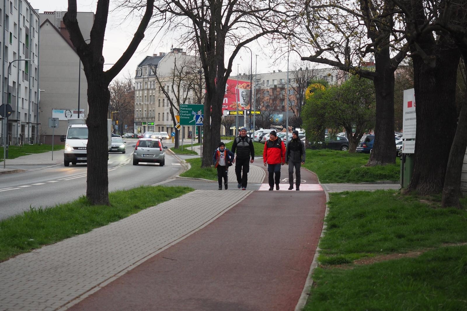 Zdjęcie w galerii na portalu naszraciborz.pl: Wyruszyli w ciszy – Ekstremalna Droga Krzyżowa z Raciborza już za nami wiadomości z regionu