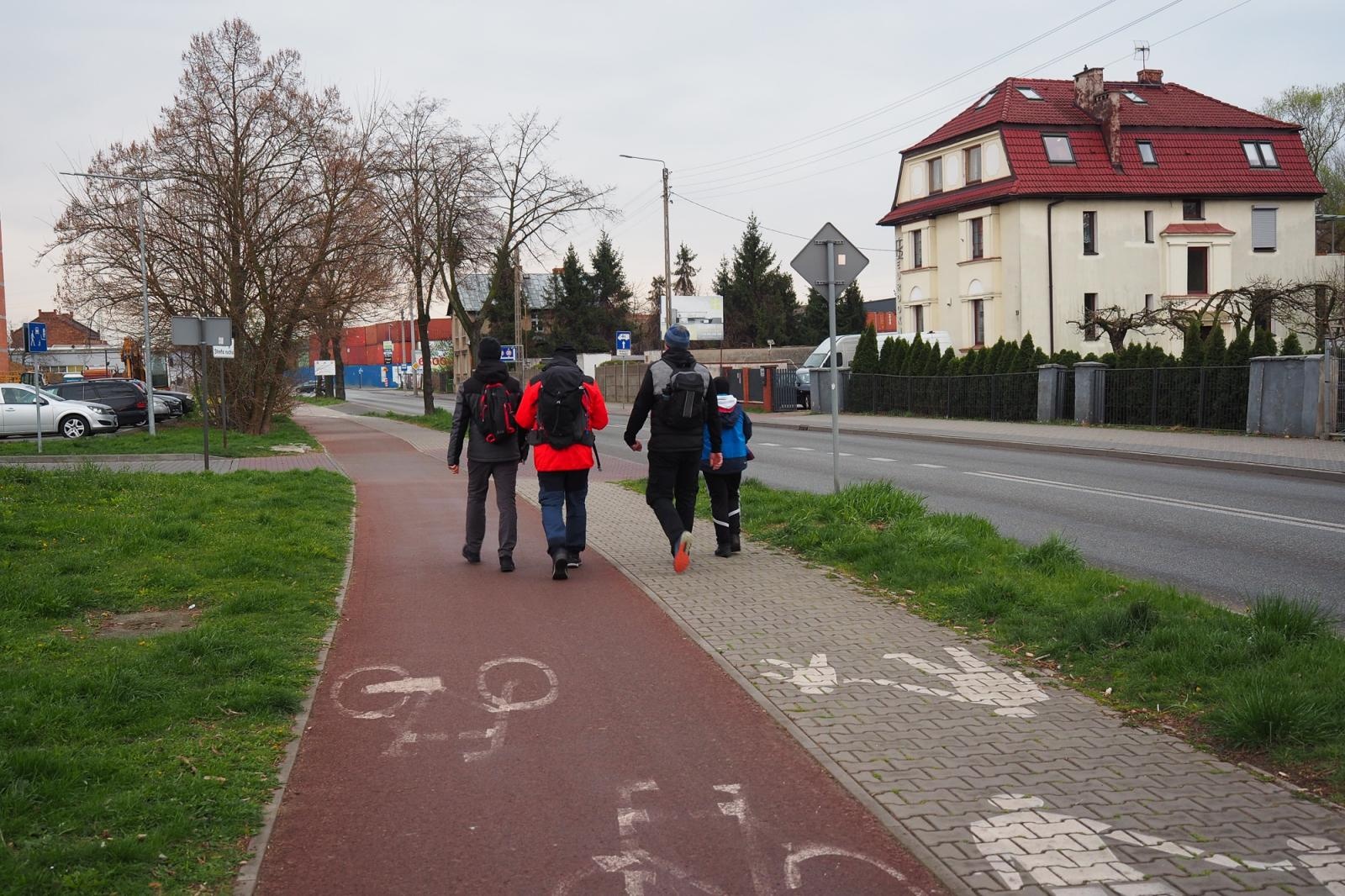 Zdjęcie w galerii na portalu naszraciborz.pl: Wyruszyli w ciszy – Ekstremalna Droga Krzyżowa z Raciborza już za nami wiadomości z regionu