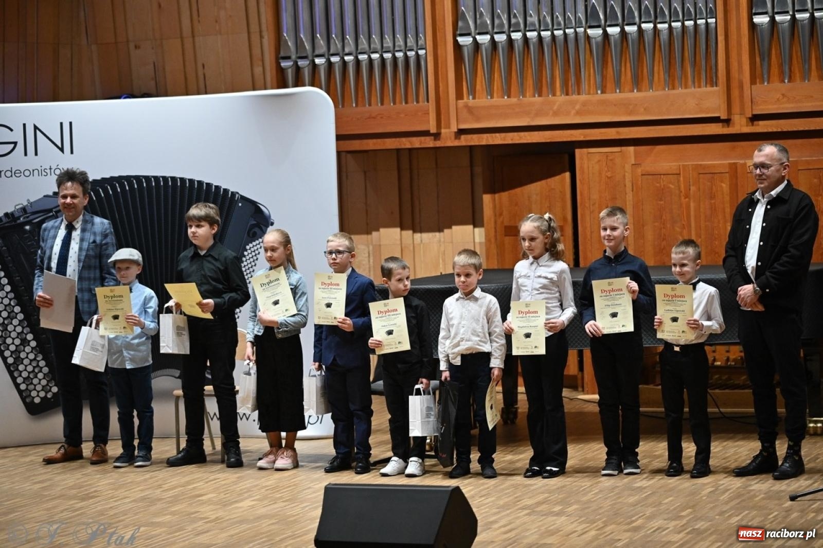 Zdjęcie w galerii na portalu naszraciborz.pl: Laureaci XXVII Konkursu Akordeonowego im. H. Malona zaprezentowali swój talent [FOTO i WIDEO] wiadomości z regionu