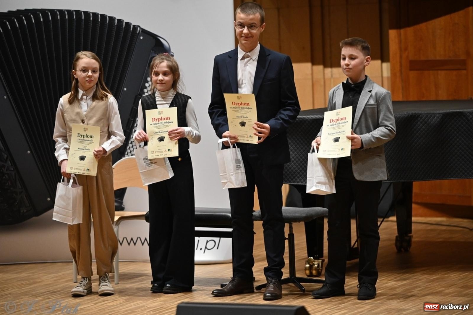 Zdjęcie w galerii na portalu naszraciborz.pl: Laureaci XXVII Konkursu Akordeonowego im. H. Malona zaprezentowali swój talent [FOTO i WIDEO] wiadomości z regionu