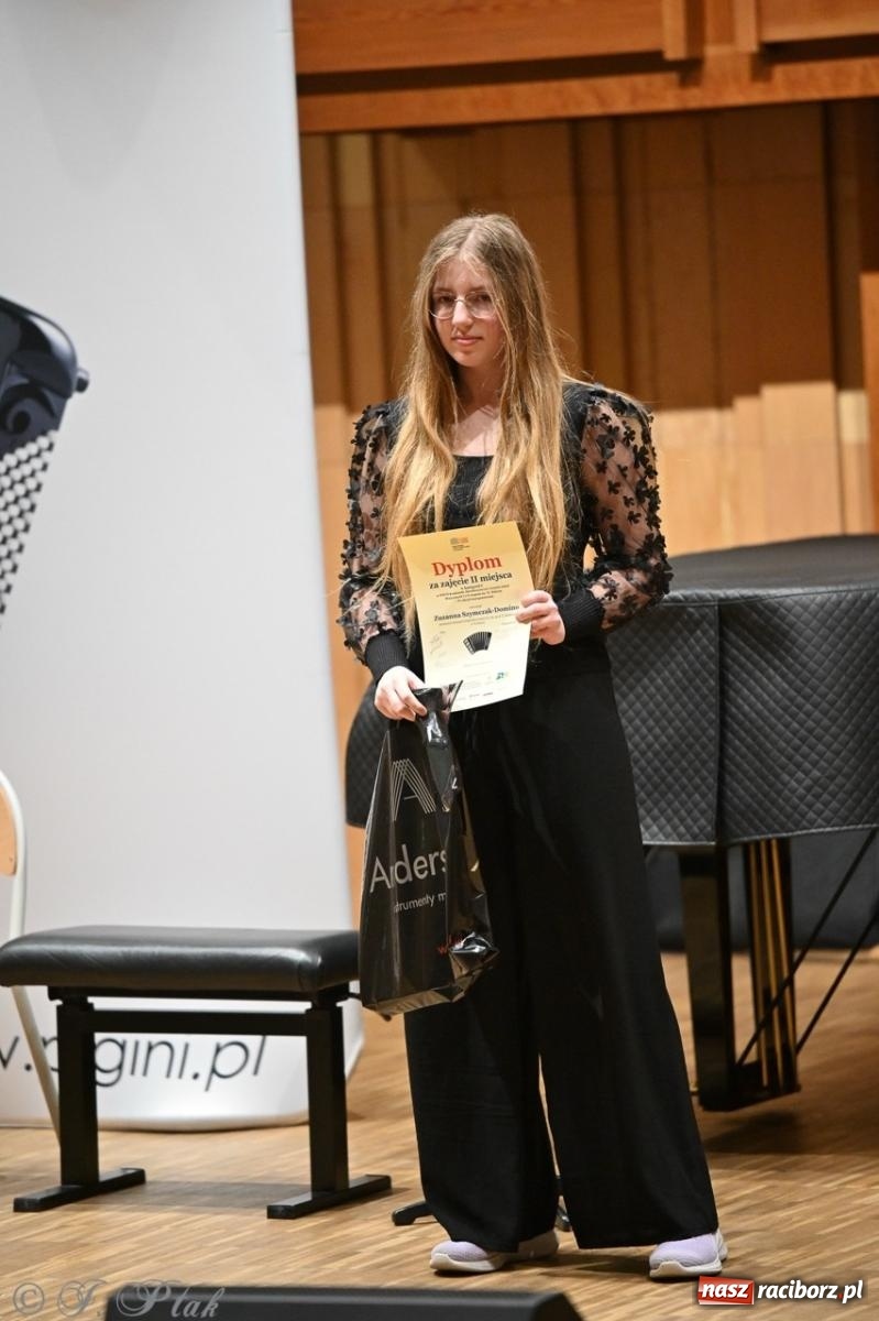 Zdjęcie w galerii na portalu naszraciborz.pl: Laureaci XXVII Konkursu Akordeonowego im. H. Malona zaprezentowali swój talent [FOTO i WIDEO] wiadomości z regionu