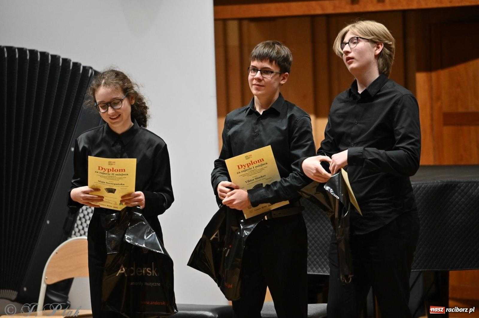 Zdjęcie w galerii na portalu naszraciborz.pl: Laureaci XXVII Konkursu Akordeonowego im. H. Malona zaprezentowali swój talent [FOTO i WIDEO] wiadomości z regionu