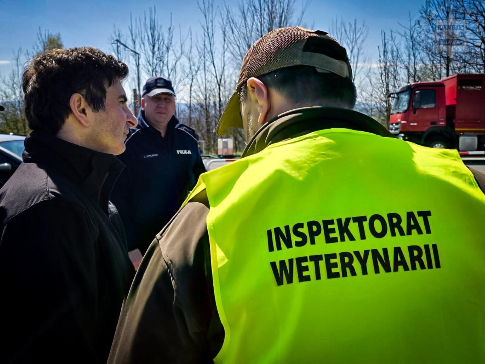 Zdjęcie w galerii na portalu naszraciborz.pl: Coraz większe zagrożenie pryszczycą. Kontrole na granicy, spotkanie na zamku wiadomości z regionu