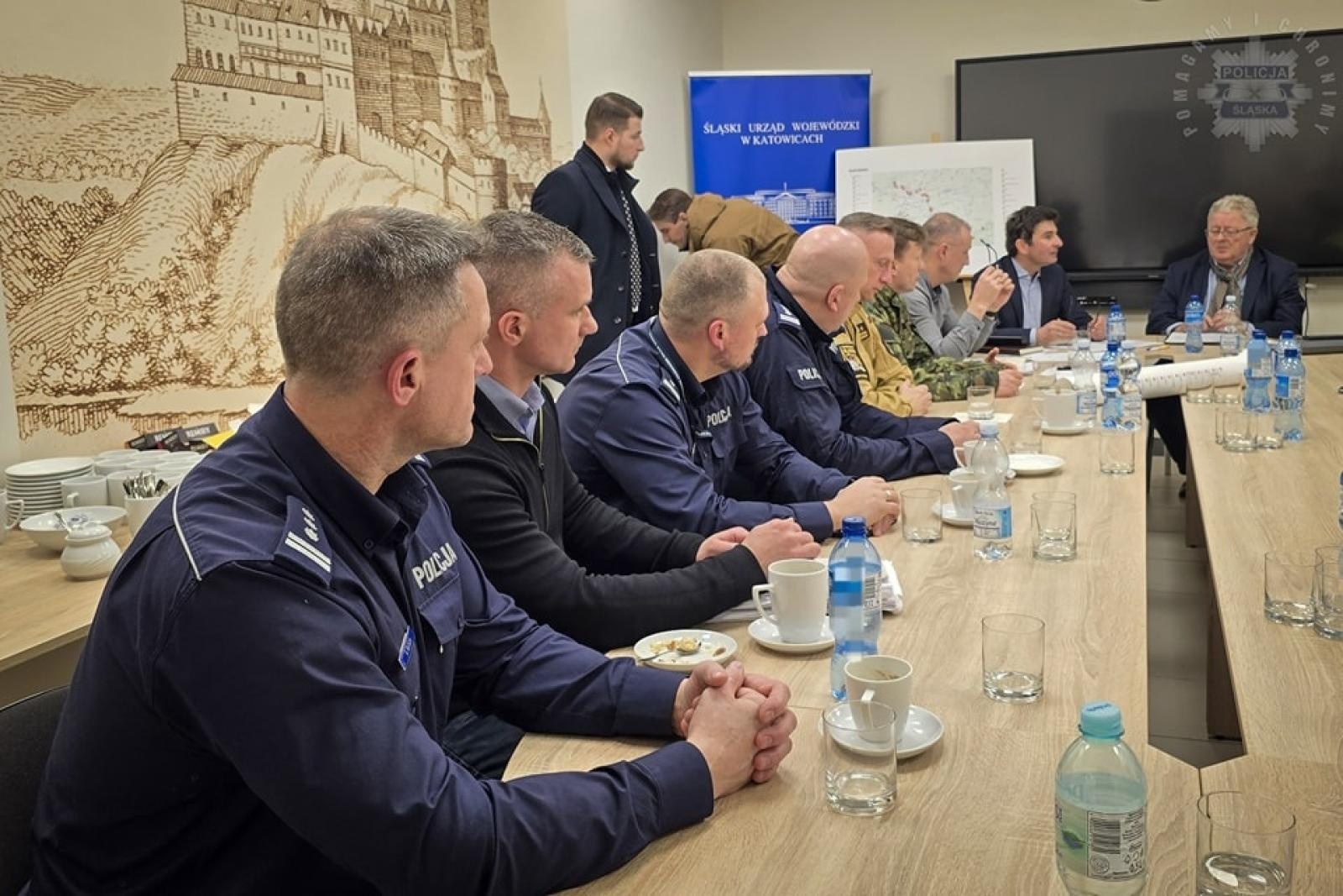 Zdjęcie w galerii na portalu naszraciborz.pl: Coraz większe zagrożenie pryszczycą. Kontrole na granicy, spotkanie na zamku wiadomości z regionu