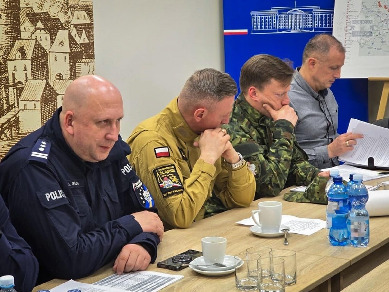 Zdjęcie w galerii na portalu naszraciborz.pl: Coraz większe zagrożenie pryszczycą. Kontrole na granicy, spotkanie na zamku wiadomości z regionu