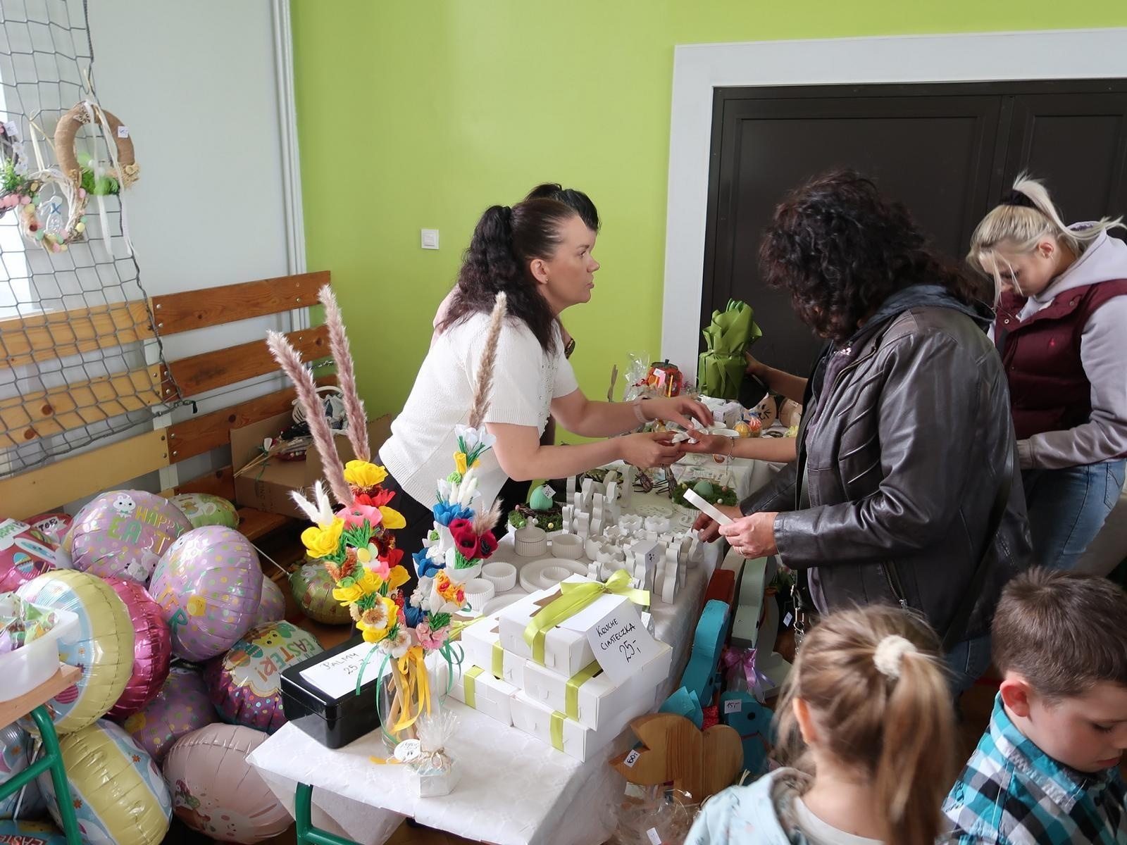 Zdjęcie w galerii na portalu naszraciborz.pl: Kiermasz Wielkanocny na Płoni [FOTO] wiadomości z regionu