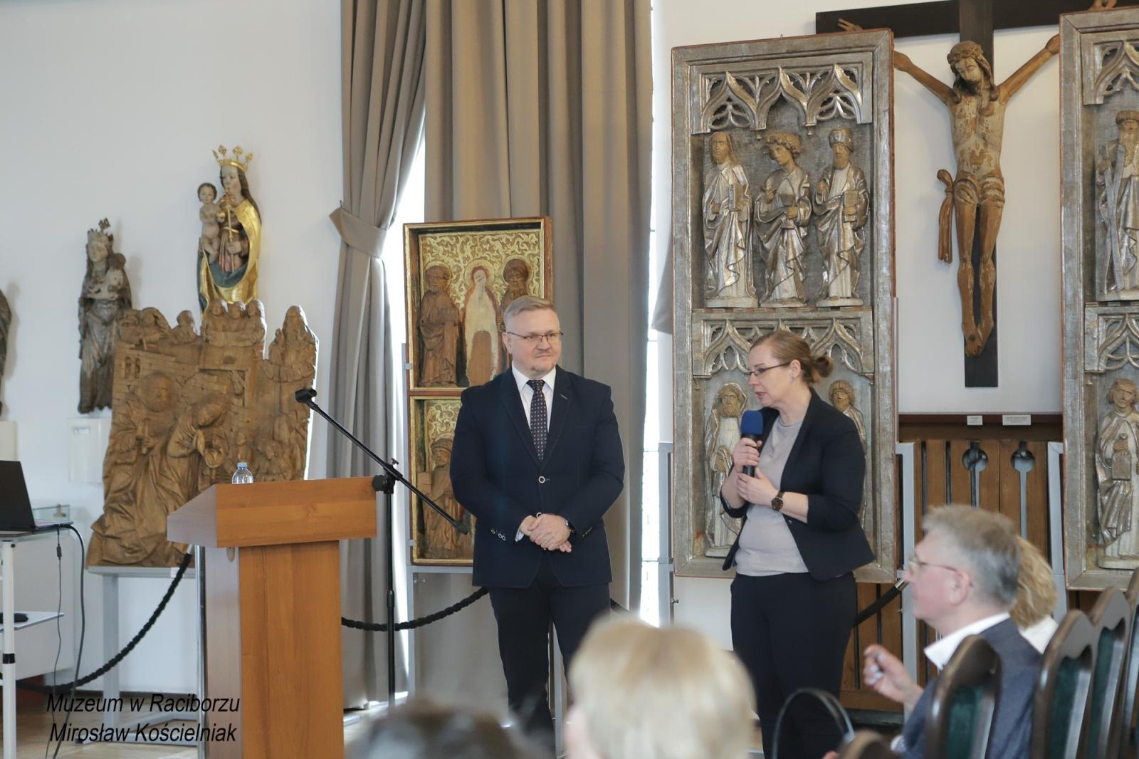 Zdjęcie w galerii na portalu naszraciborz.pl: XVIII Międzynarodowe Seminarium Naukowe w Raciborzu wiadomości z regionu