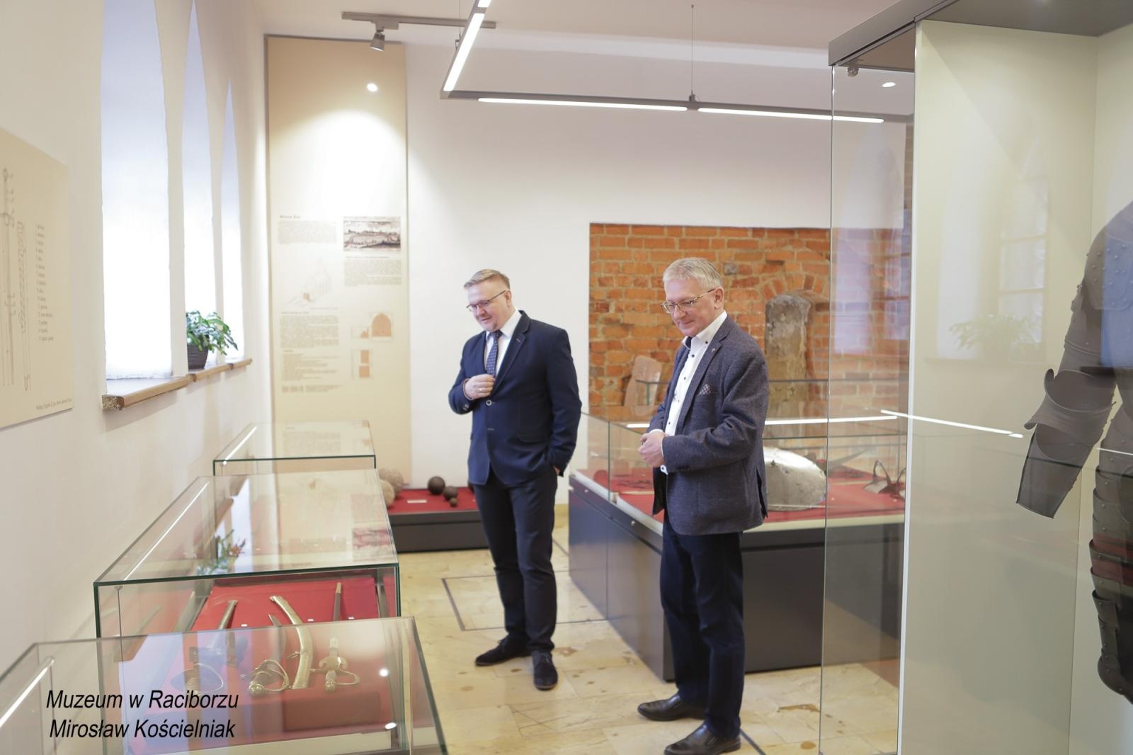 Zdjęcie w galerii na portalu naszraciborz.pl: XVIII Międzynarodowe Seminarium Naukowe w Raciborzu wiadomości z regionu