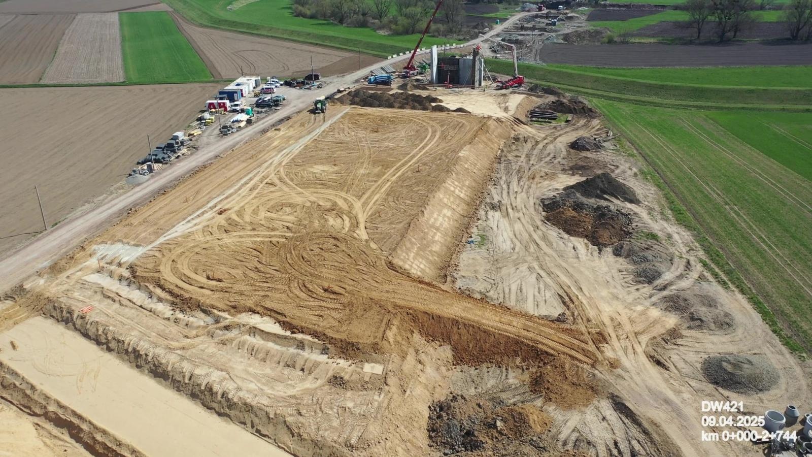 Zdjęcie w galerii na portalu naszraciborz.pl: Nowy most na Odrze coraz bliżej. Inwestycja za ponad 300 milionów złotych połączy gminy Nędza i Rudnik [ZDJĘCIA Z PLACU BUDOWY, MAPA] wiadomości z regionu