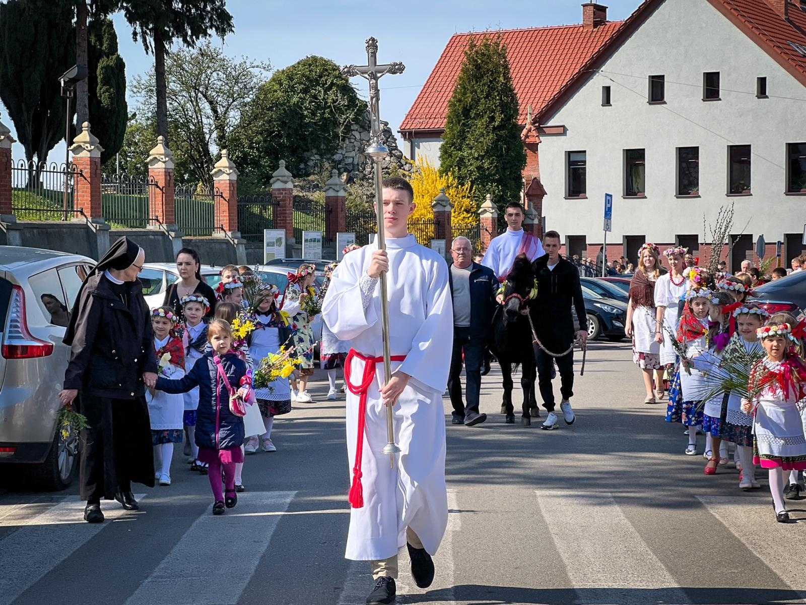 Zdjęcie w galerii na portalu naszraciborz.pl: Niedziela Palmowa – początek Wielkiego Tygodnia w Raciborzu-Brzeziu [FOTO i WIDEO] wiadomości z regionu