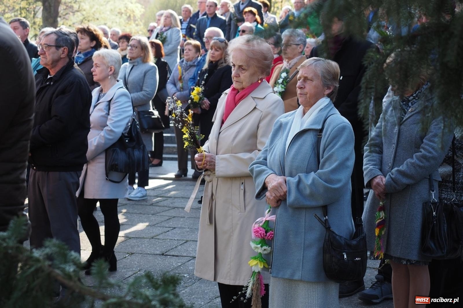 Zdjęcie w galerii na portalu naszraciborz.pl: Palma wielkanocna – symbol nowego życia i ochrony. Niedziela Męki Pańskiej w parafii NSPJ [FOTO i WIDEO] wiadomości z regionu