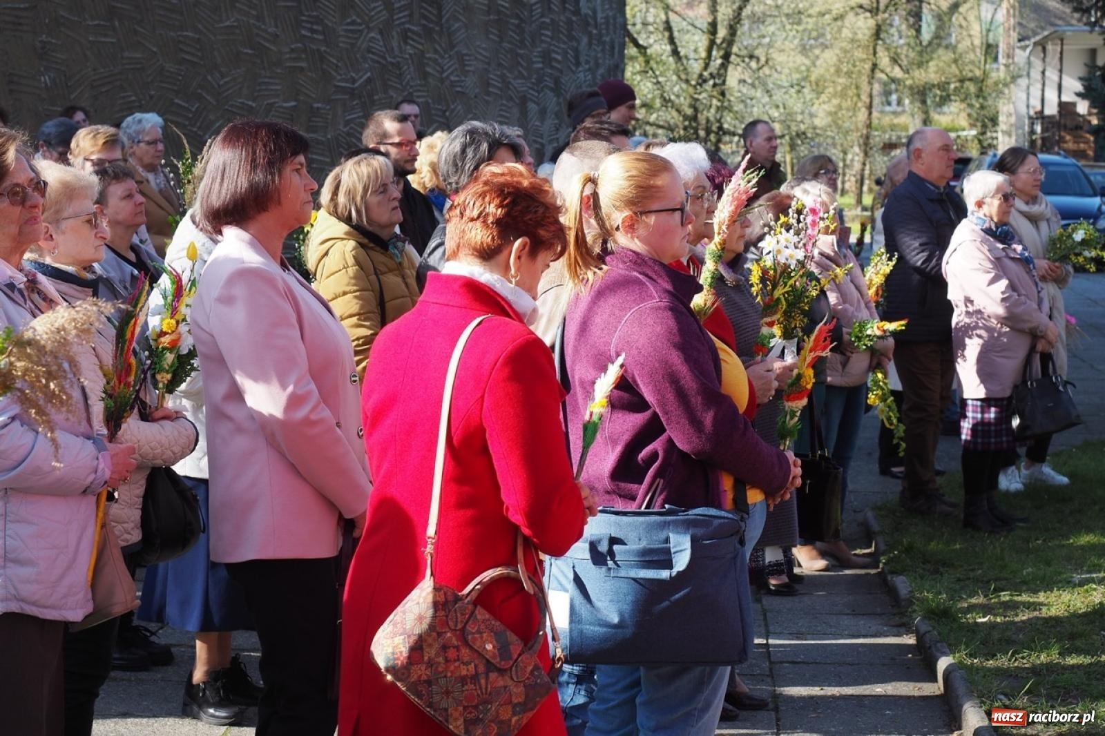 Zdjęcie w galerii na portalu naszraciborz.pl: Palma wielkanocna – symbol nowego życia i ochrony. Niedziela Męki Pańskiej w parafii NSPJ [FOTO i WIDEO] wiadomości z regionu