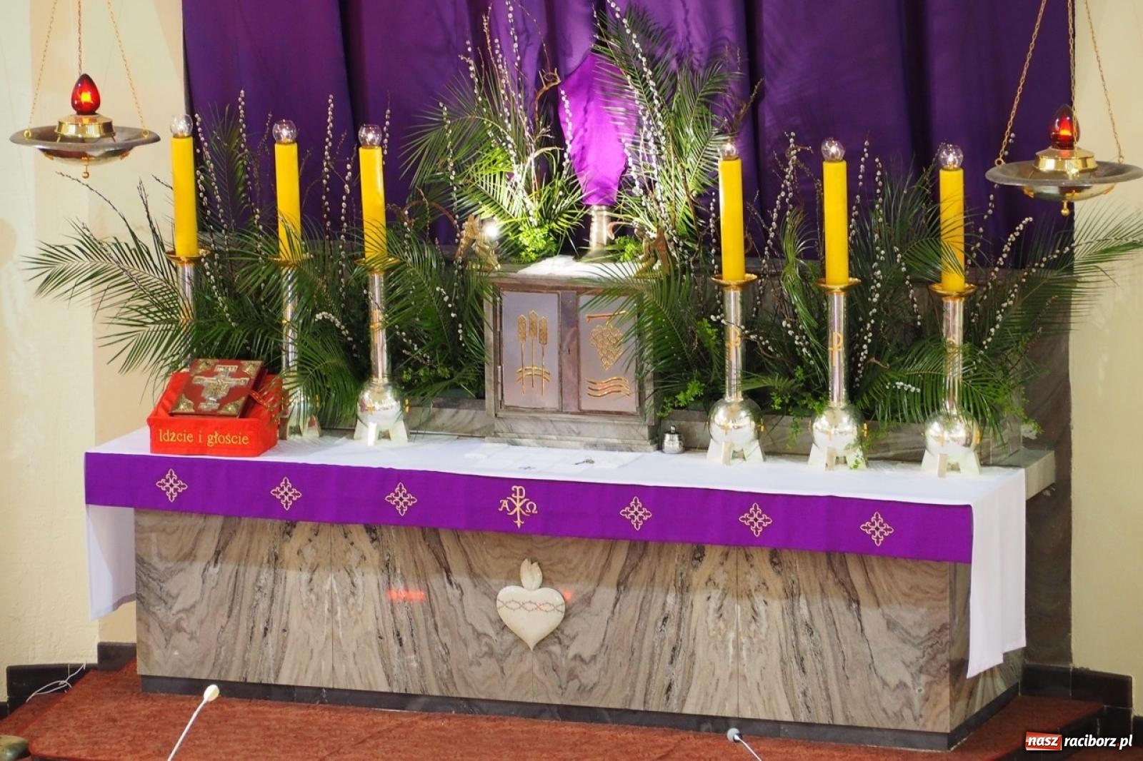 Zdjęcie w galerii na portalu naszraciborz.pl: Palma wielkanocna – symbol nowego życia i ochrony. Niedziela Męki Pańskiej w parafii NSPJ [FOTO i WIDEO] wiadomości z regionu