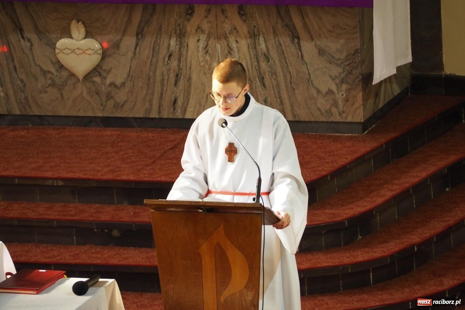 Zdjęcie w galerii na portalu naszraciborz.pl: Palma wielkanocna – symbol nowego życia i ochrony. Niedziela Męki Pańskiej w parafii NSPJ [FOTO i WIDEO] wiadomości z regionu