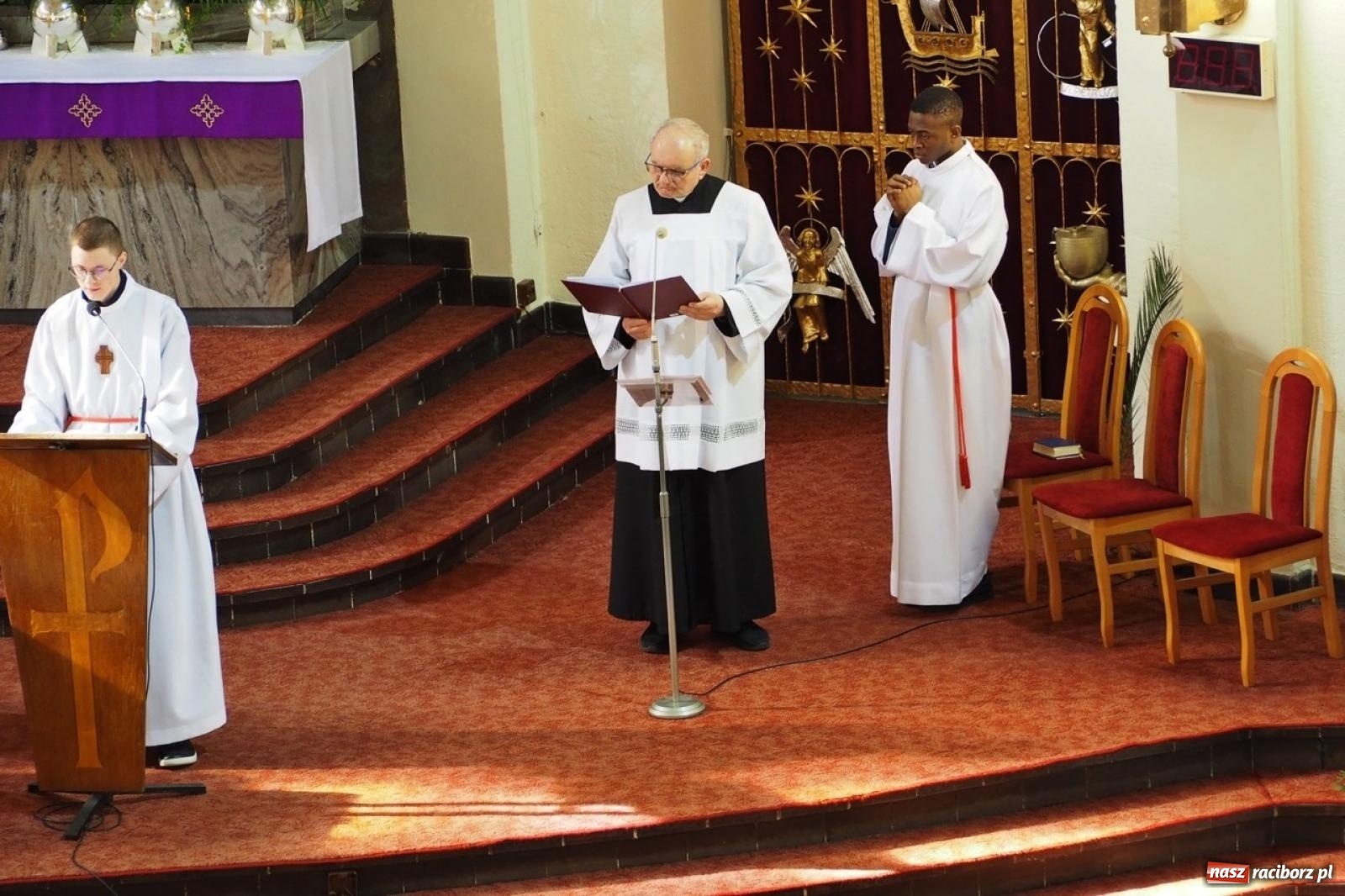 Zdjęcie w galerii na portalu naszraciborz.pl: Palma wielkanocna – symbol nowego życia i ochrony. Niedziela Męki Pańskiej w parafii NSPJ [FOTO i WIDEO] wiadomości z regionu
