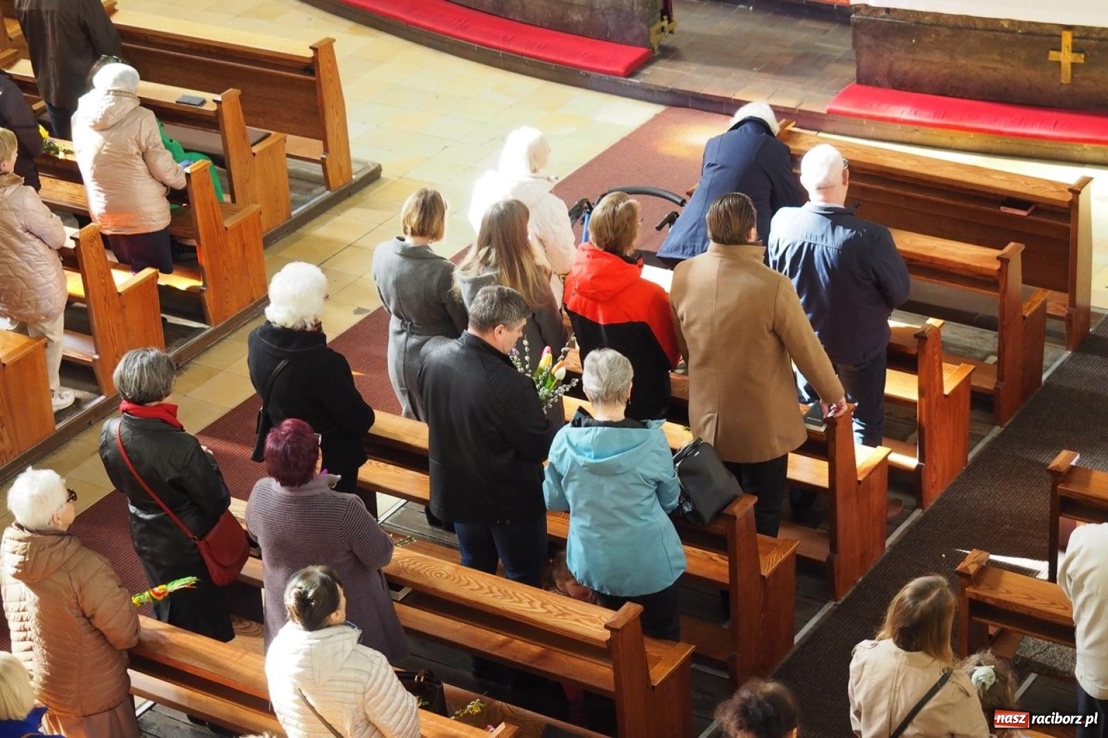 Zdjęcie w galerii na portalu naszraciborz.pl: Palma wielkanocna – symbol nowego życia i ochrony. Niedziela Męki Pańskiej w parafii NSPJ [FOTO i WIDEO] wiadomości z regionu