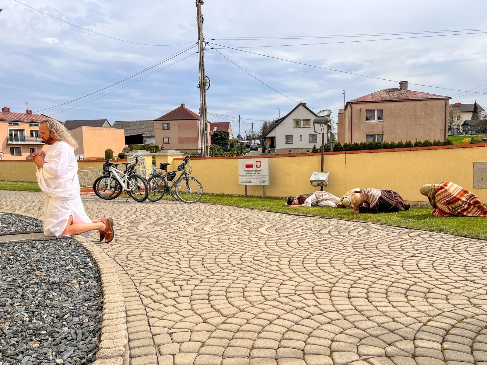 Zdjęcie w galerii na portalu naszraciborz.pl: Misterium Męki Pańskiej w Krzyżanowicach. Poruszające widowisko na pograniczu polsko-czeskim [FOTO i WIDEO] wiadomości z regionu