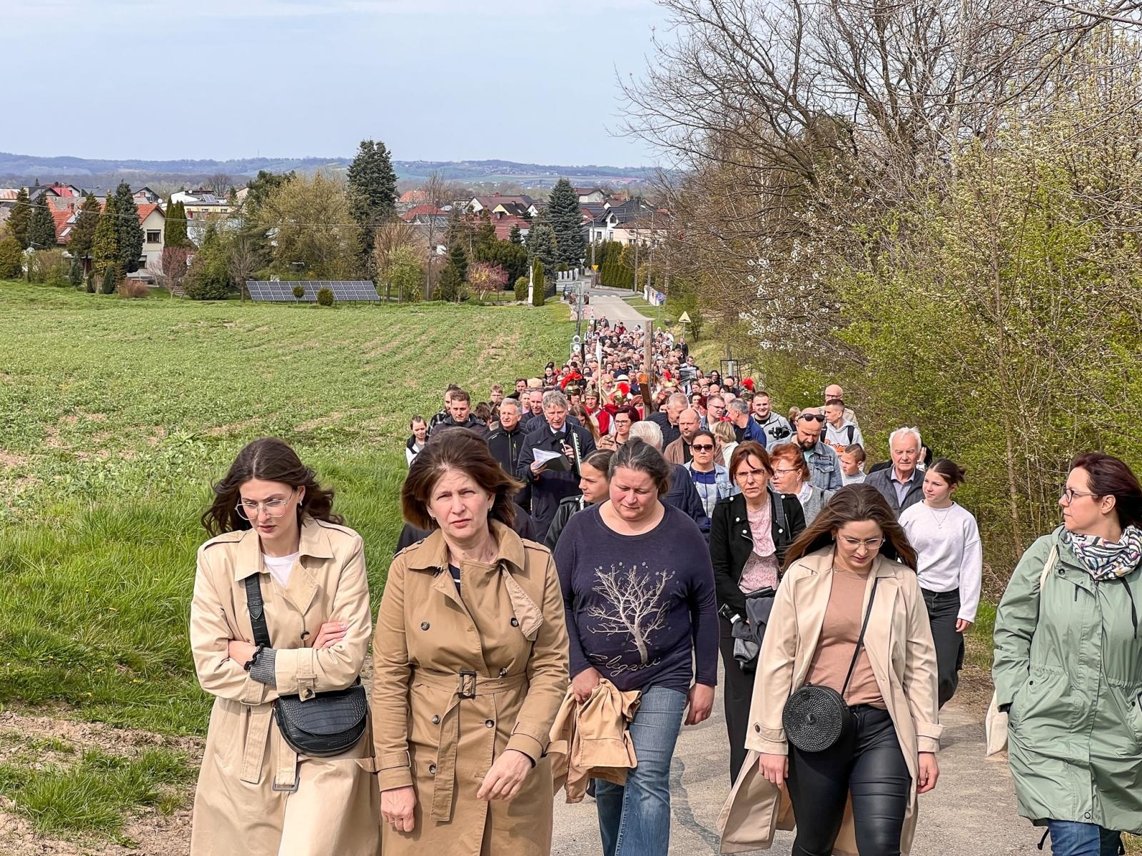 Zdjęcie w galerii na portalu naszraciborz.pl: Misterium Męki Pańskiej w Krzyżanowicach. Poruszające widowisko na pograniczu polsko-czeskim [FOTO i WIDEO] wiadomości z regionu