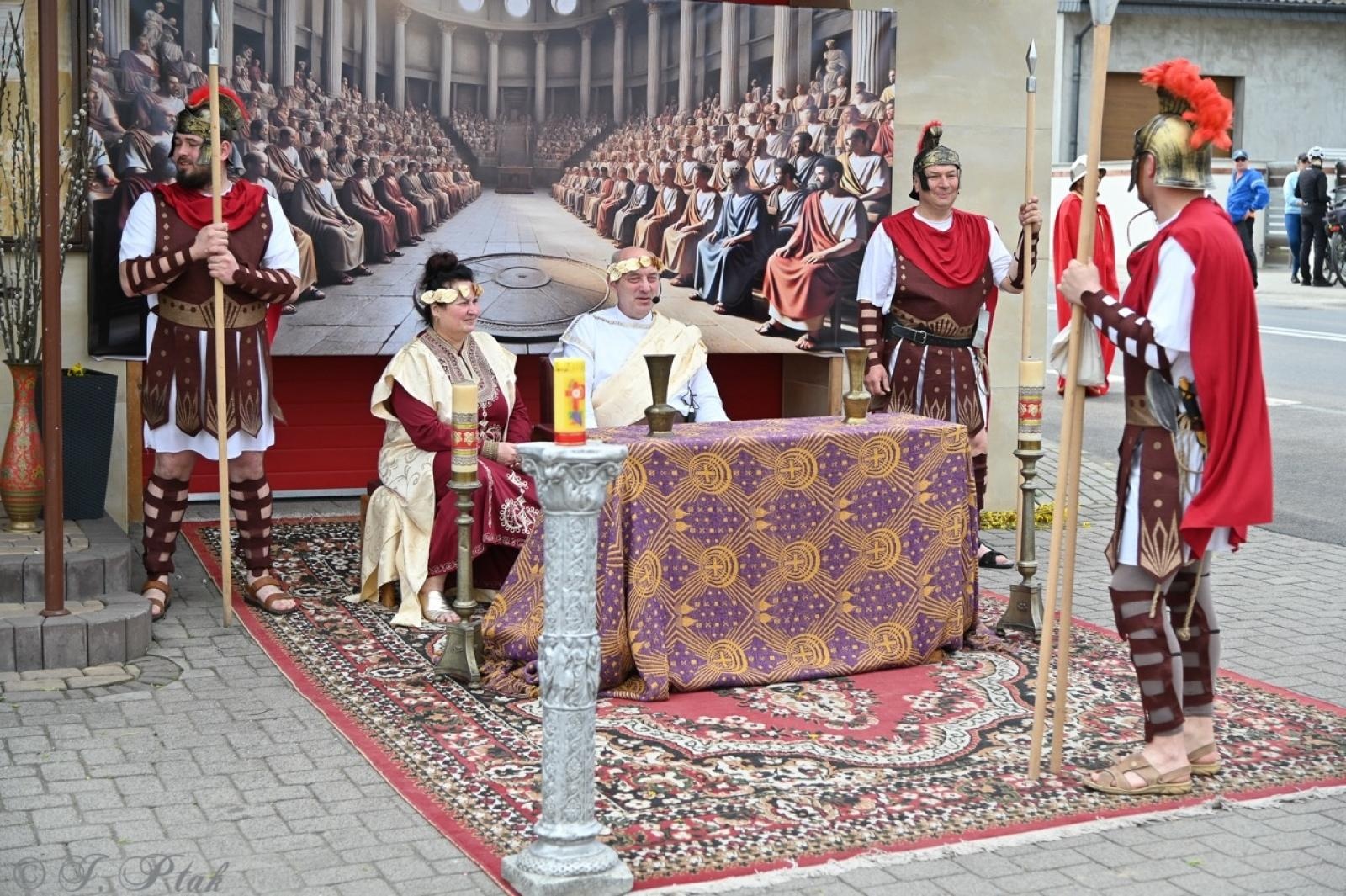 Zdjęcie w galerii na portalu naszraciborz.pl: Misterium Męki Pańskiej w Krzyżanowicach. Poruszające widowisko na pograniczu polsko-czeskim [FOTO i WIDEO] wiadomości z regionu