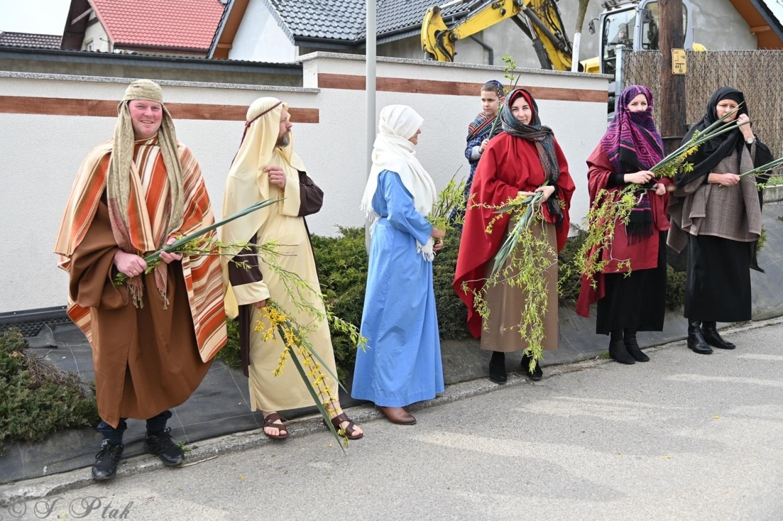 Zdjęcie w galerii na portalu naszraciborz.pl: Misterium Męki Pańskiej w Krzyżanowicach. Poruszające widowisko na pograniczu polsko-czeskim [FOTO i WIDEO] wiadomości z regionu