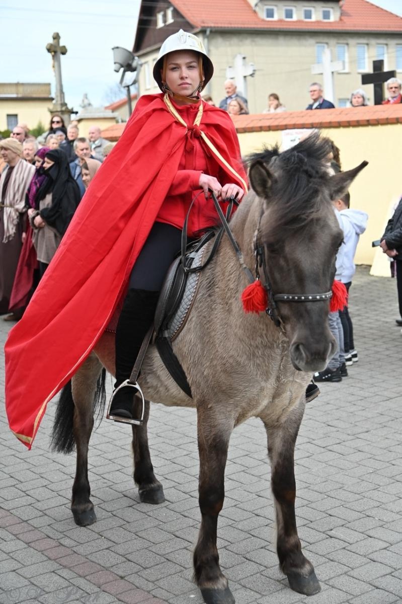 Zdjęcie w galerii na portalu naszraciborz.pl: Misterium Męki Pańskiej w Krzyżanowicach. Poruszające widowisko na pograniczu polsko-czeskim [FOTO i WIDEO] wiadomości z regionu