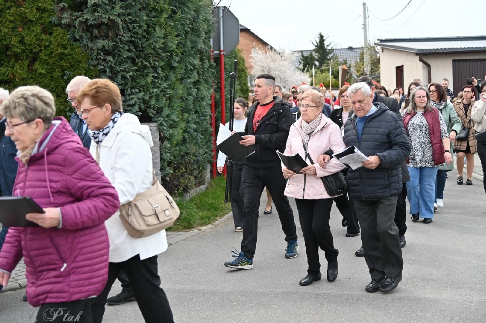 Zdjęcie w galerii na portalu naszraciborz.pl: Misterium Męki Pańskiej w Krzyżanowicach. Poruszające widowisko na pograniczu polsko-czeskim [FOTO i WIDEO] wiadomości z regionu