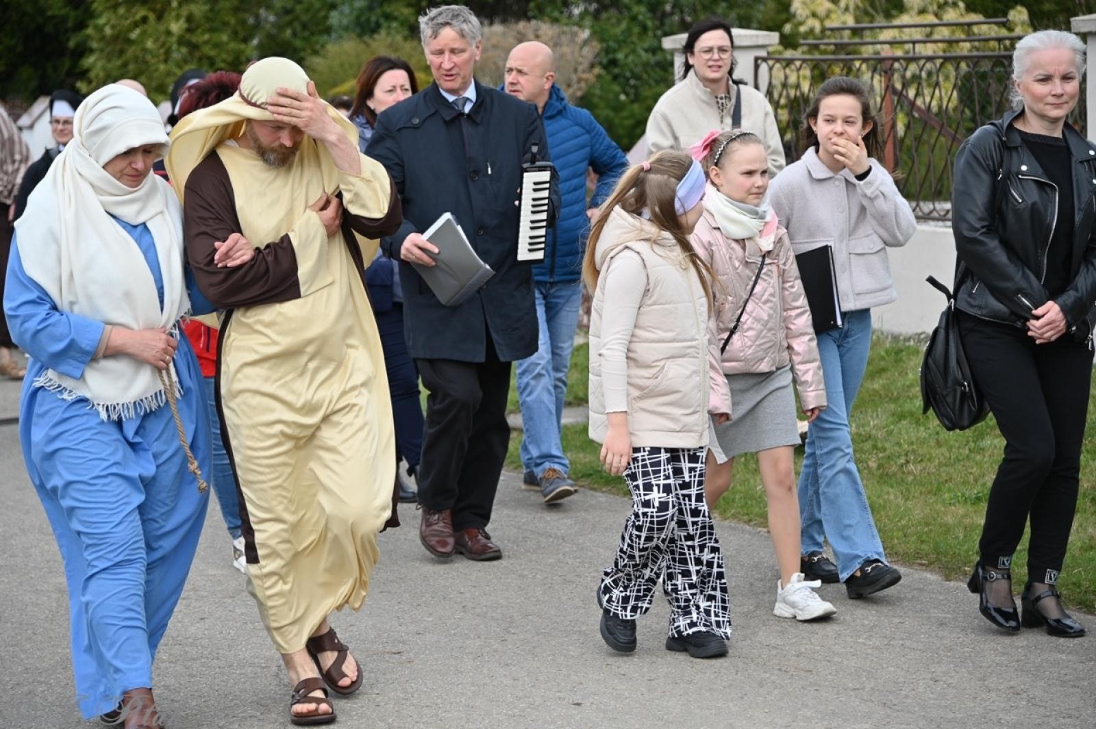 Zdjęcie w galerii na portalu naszraciborz.pl: Misterium Męki Pańskiej w Krzyżanowicach. Poruszające widowisko na pograniczu polsko-czeskim [FOTO i WIDEO] wiadomości z regionu