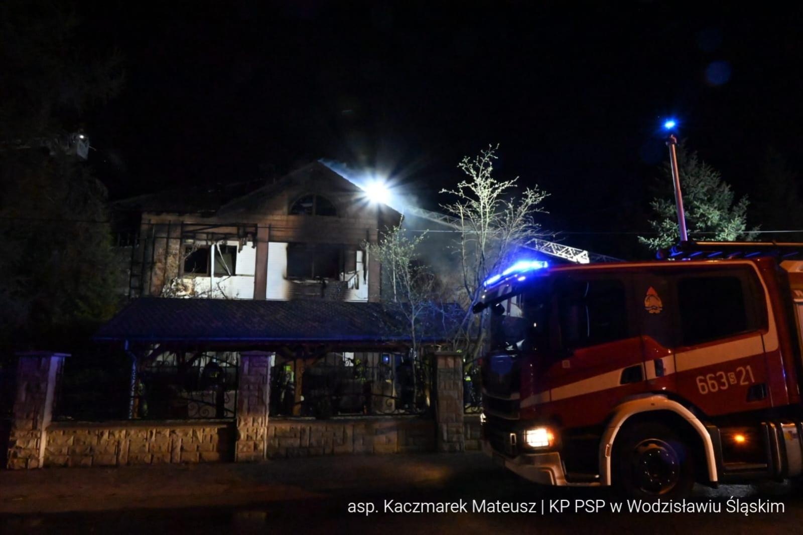Zdjęcie w galerii na portalu naszraciborz.pl: Tragiczny pożar w Pszowie. Nie żyje pięć osób wiadomości z regionu