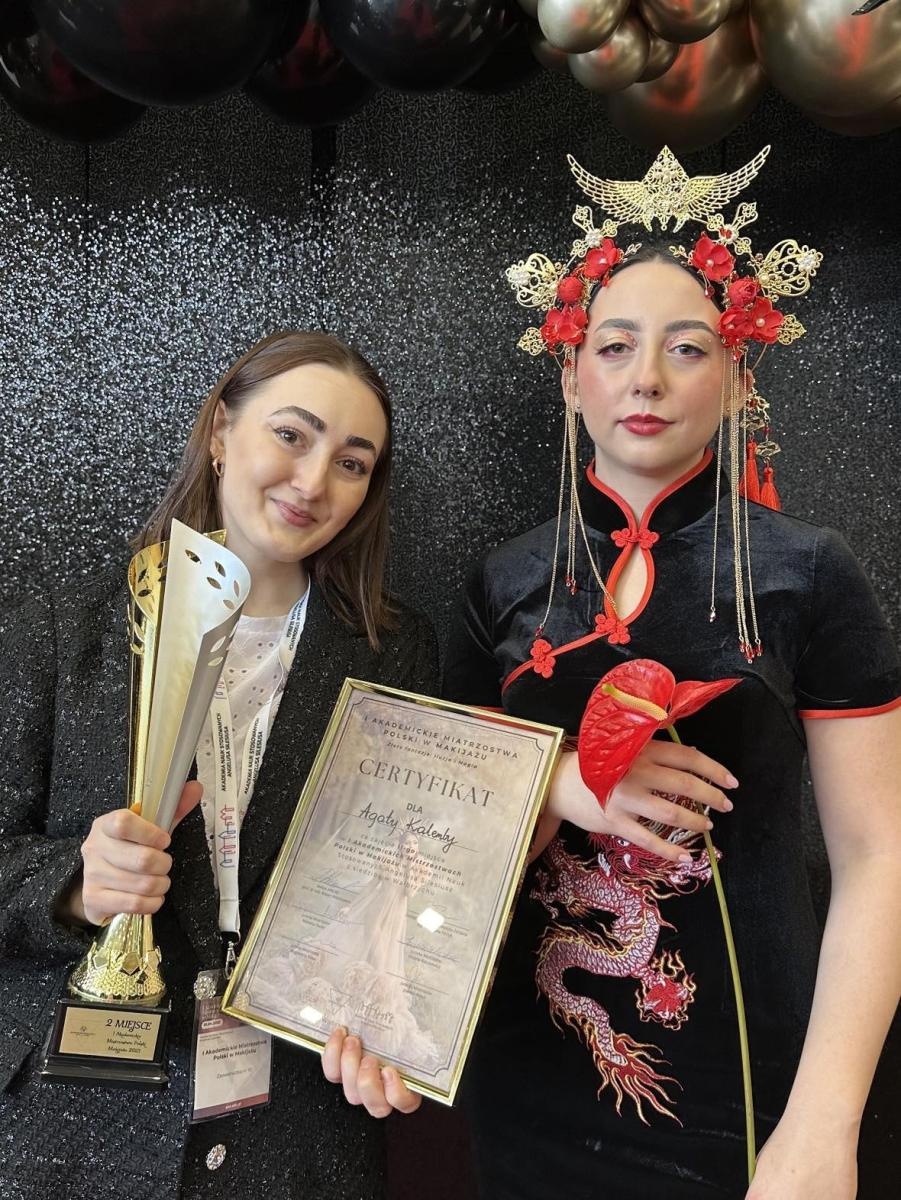 Zdjęcie w galerii na portalu naszraciborz.pl: Agata Kalemba z Rud akademicką wicemistrzynią Polski w makijażu wiadomości z regionu