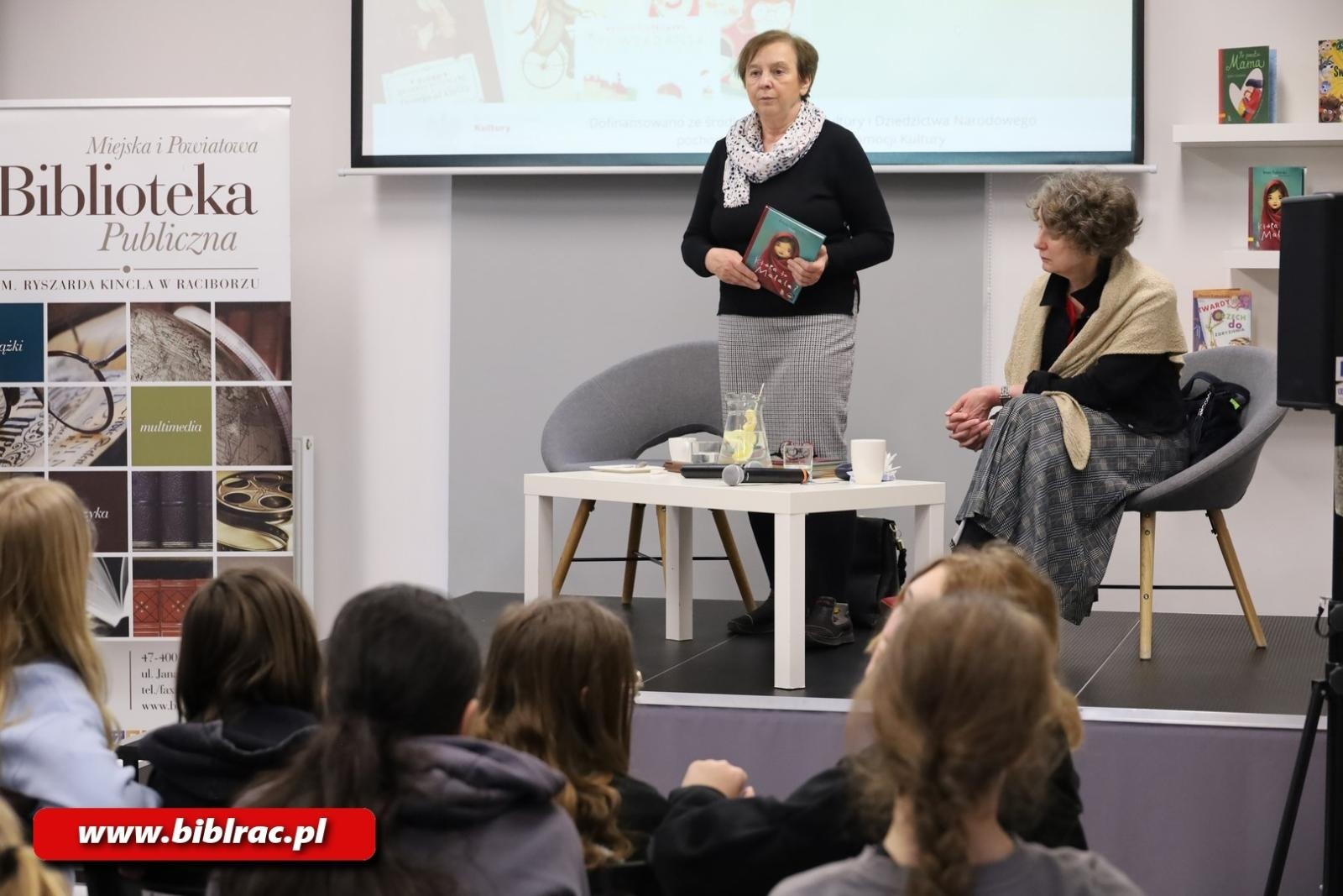 Zdjęcie w galerii na portalu naszraciborz.pl: Renata Piątkowska o prawach dziecka w Bibliotece wiadomości z regionu