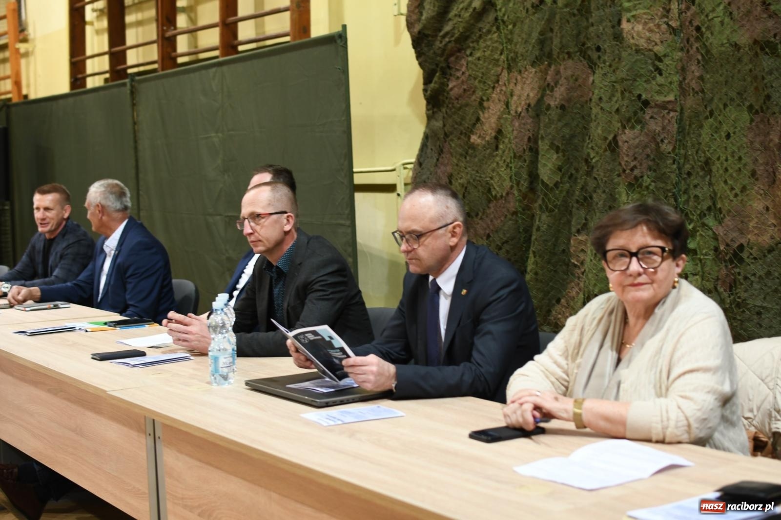 Zdjęcie w galerii na portalu naszraciborz.pl: Wojsko wróci do Raciborza? Prezydent wskazał miejsce pod koszary wiadomości z regionu