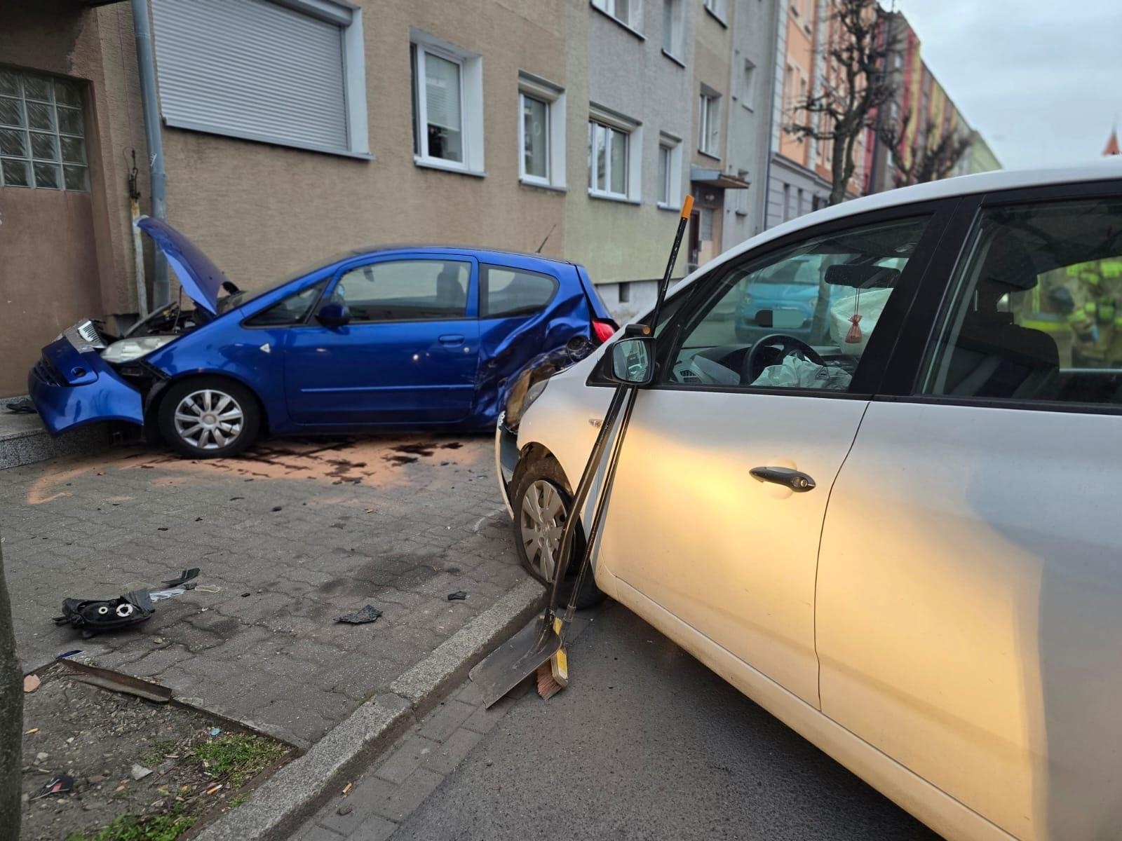 Zdjęcie w galerii na portalu naszraciborz.pl: Kolizja na Opawskiej: kierująca zasnęła za kierownicą wiadomości z regionu