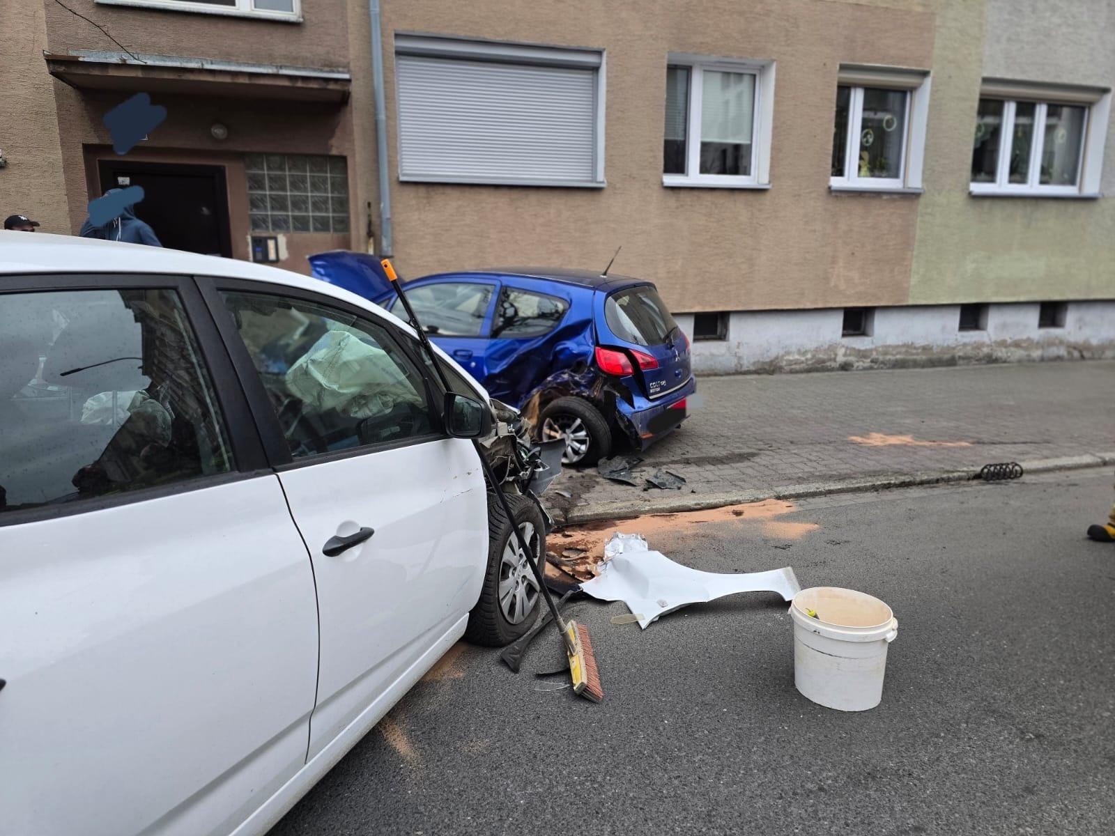 Zdjęcie w galerii na portalu naszraciborz.pl: Kolizja na Opawskiej: kierująca zasnęła za kierownicą wiadomości z regionu