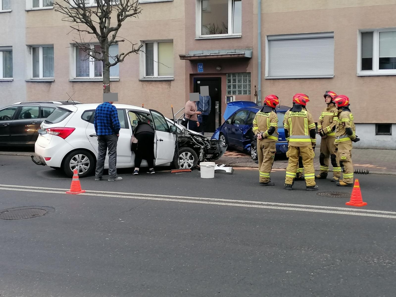 Zdjęcie w galerii na portalu naszraciborz.pl: Kolizja na Opawskiej: kierująca zasnęła za kierownicą wiadomości z regionu