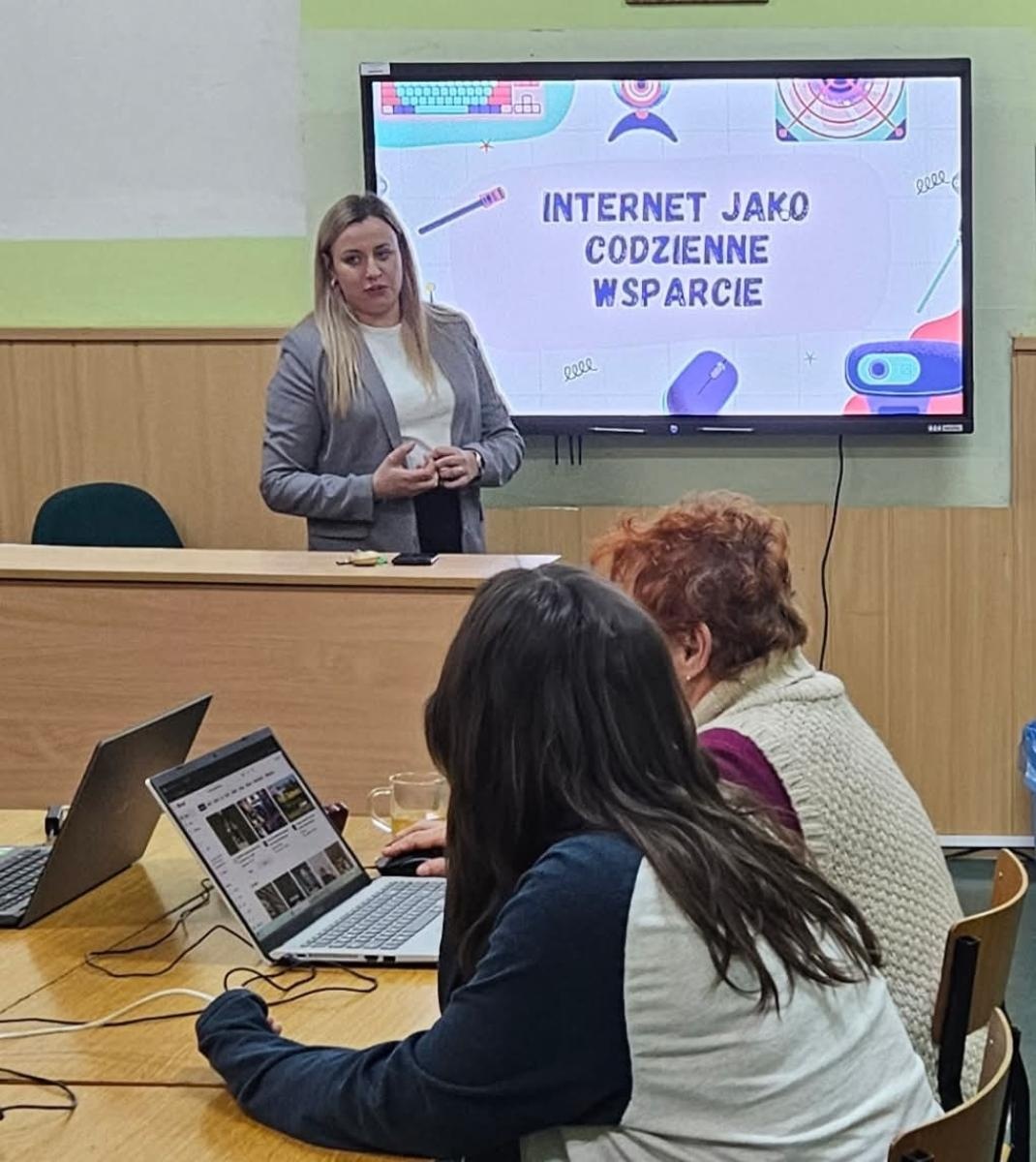 Zdjęcie w galerii na portalu naszraciborz.pl: Szkoła na Płoni łączy pokolenia wiadomości z regionu