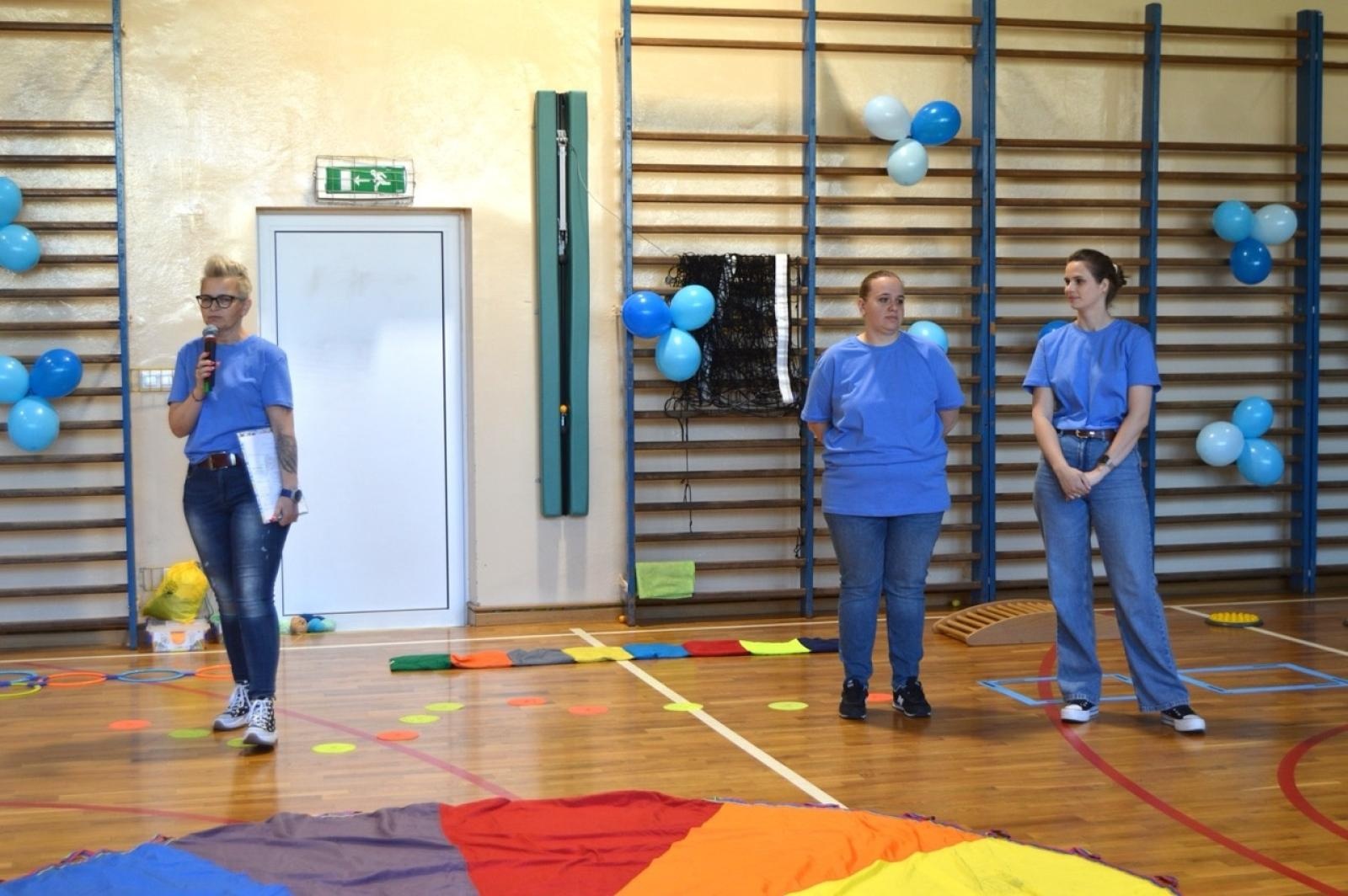 Zdjęcie w galerii na portalu naszraciborz.pl: Światowy Dzień Świadomości Autyzmu w SP4 – dzień integracji i tolerancji wiadomości z regionu