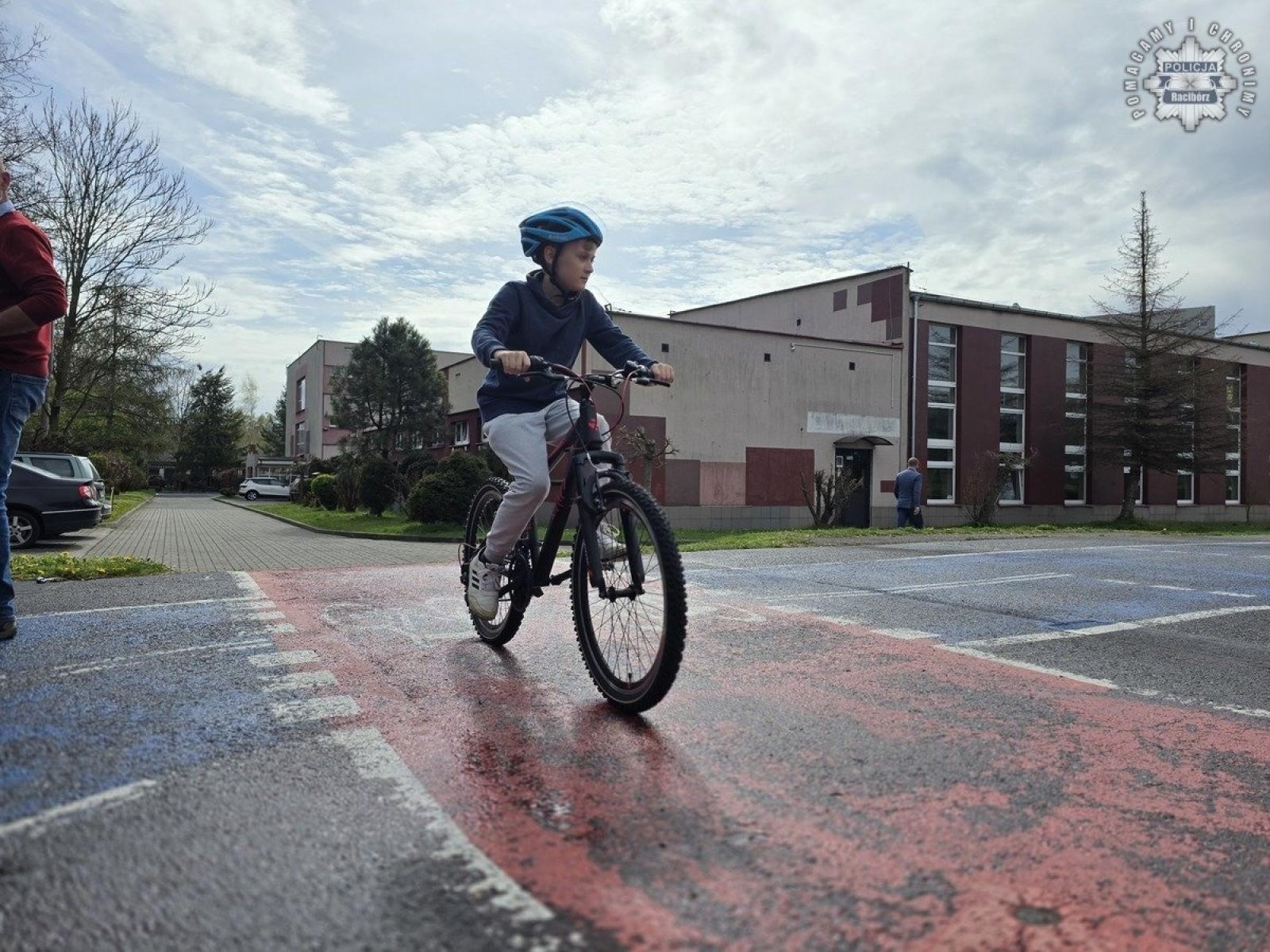 Zdjęcie w galerii na portalu naszraciborz.pl: Powiatowe eliminacje do Ogólnopolskiego Turnieju Bezpieczeństwa w Ruchu Drogowym w SP nr 18 w Raciborzu wiadomości z regionu