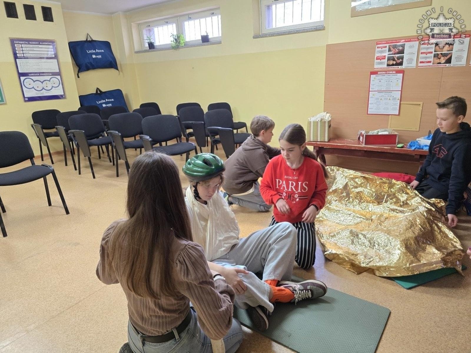 Zdjęcie w galerii na portalu naszraciborz.pl: Powiatowe eliminacje do Ogólnopolskiego Turnieju Bezpieczeństwa w Ruchu Drogowym w SP nr 18 w Raciborzu wiadomości z regionu