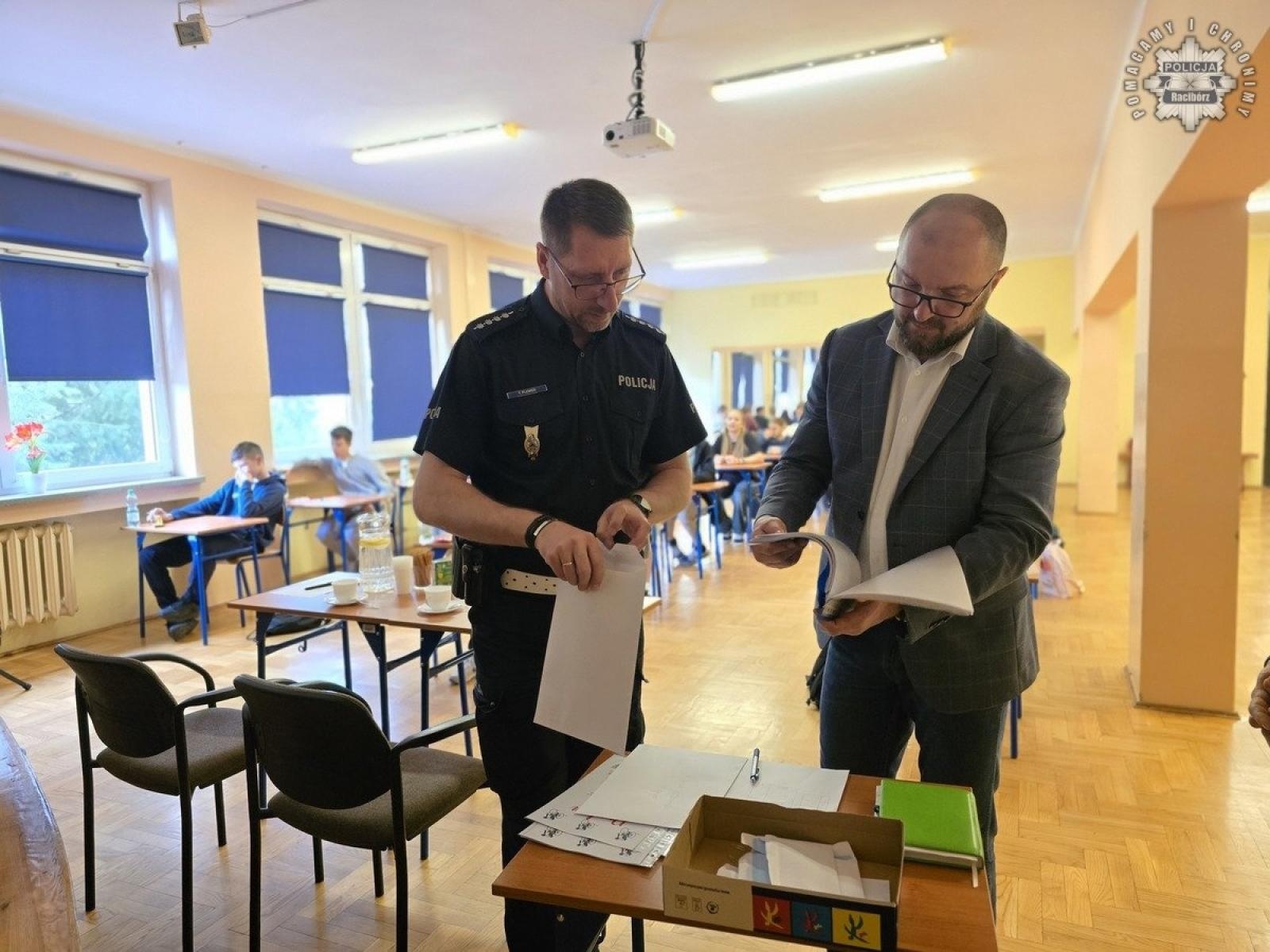 Zdjęcie w galerii na portalu naszraciborz.pl: Powiatowe eliminacje do Ogólnopolskiego Turnieju Bezpieczeństwa w Ruchu Drogowym w SP nr 18 w Raciborzu wiadomości z regionu