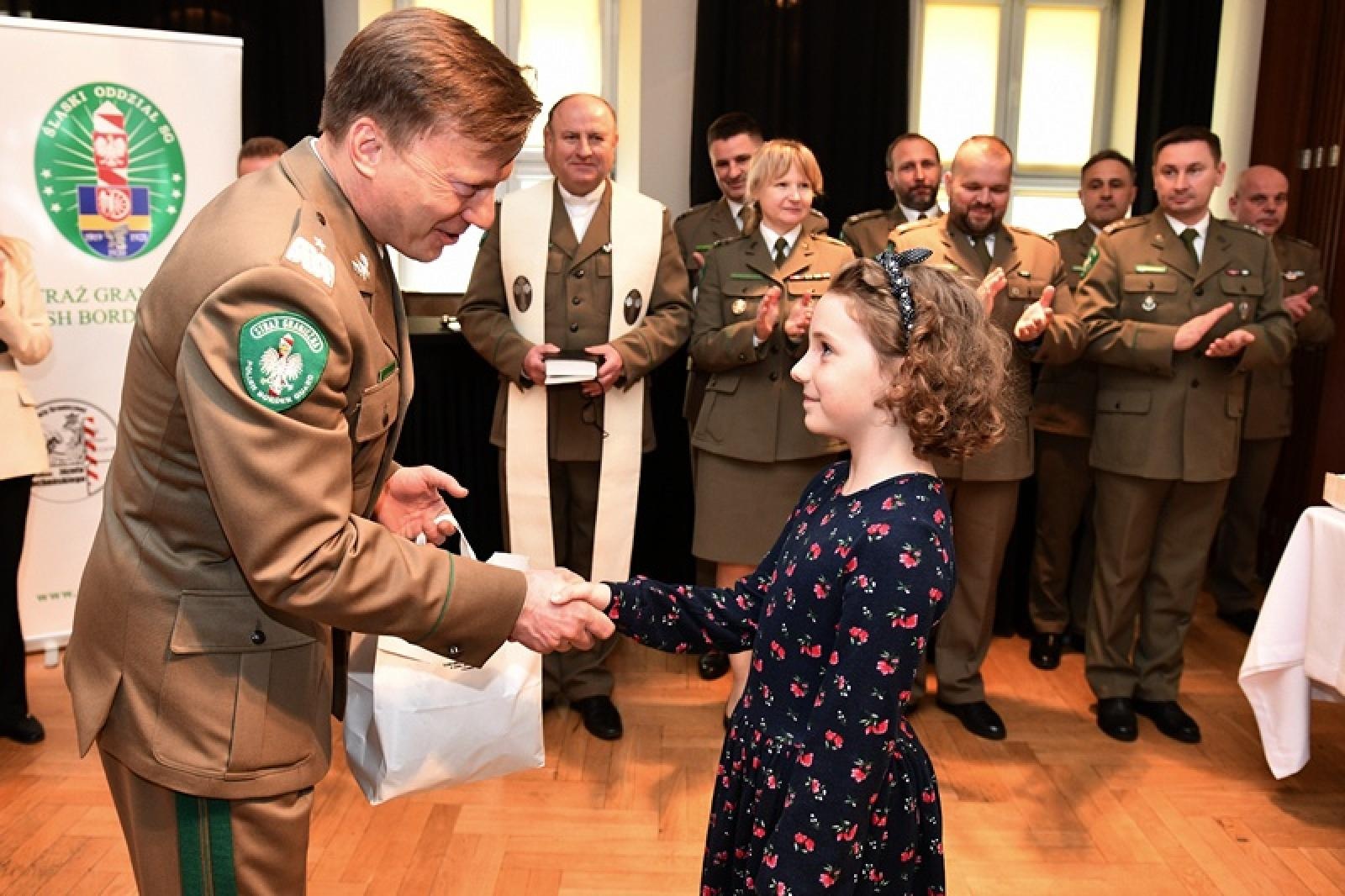 Zdjęcie w galerii na portalu naszraciborz.pl: Spotkanie wielkanocne w Śląskim Oddziale Straży Granicznej w Raciborzu wiadomości z regionu