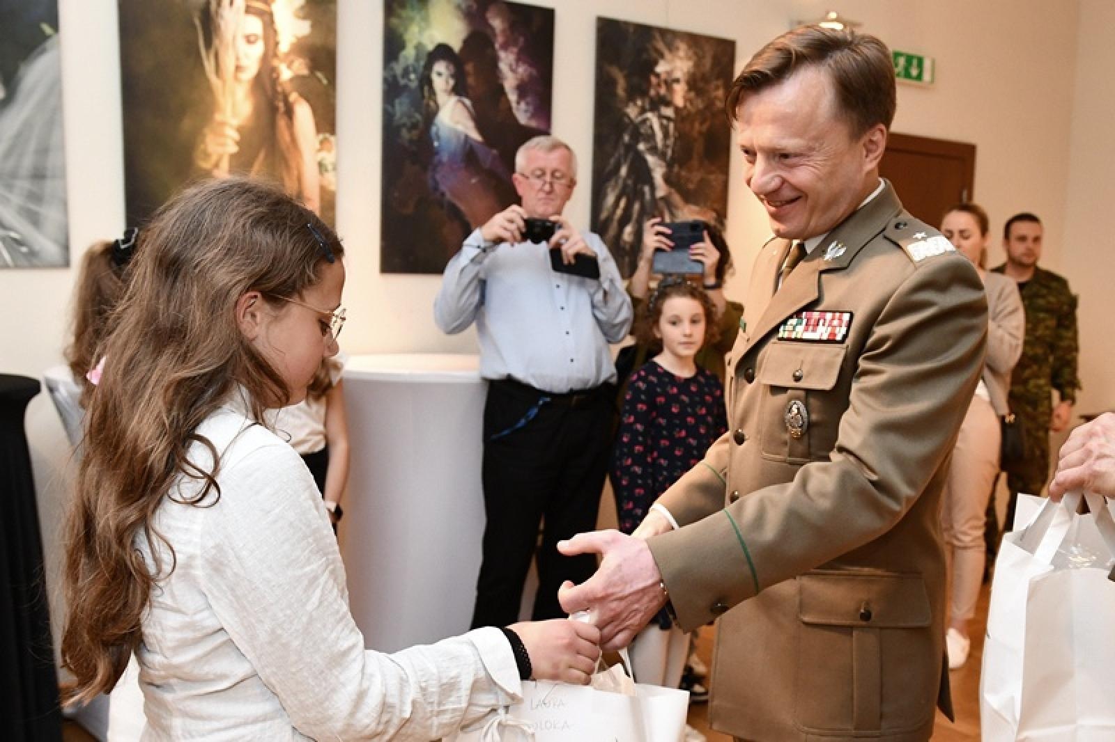 Zdjęcie w galerii na portalu naszraciborz.pl: Spotkanie wielkanocne w Śląskim Oddziale Straży Granicznej w Raciborzu wiadomości z regionu
