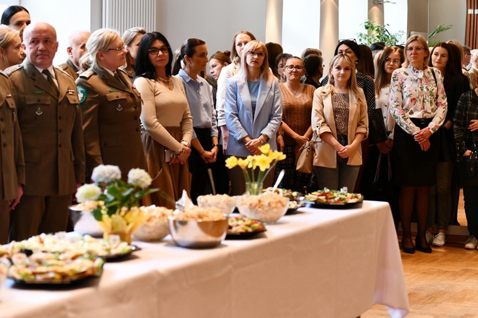 Zdjęcie w galerii na portalu naszraciborz.pl: Spotkanie wielkanocne w Śląskim Oddziale Straży Granicznej w Raciborzu wiadomości z regionu