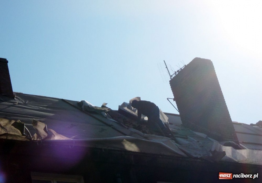 Zdjęcie w galerii na portalu naszraciborz.pl: To cud, że nikt nie spadł wiadomości z regionu