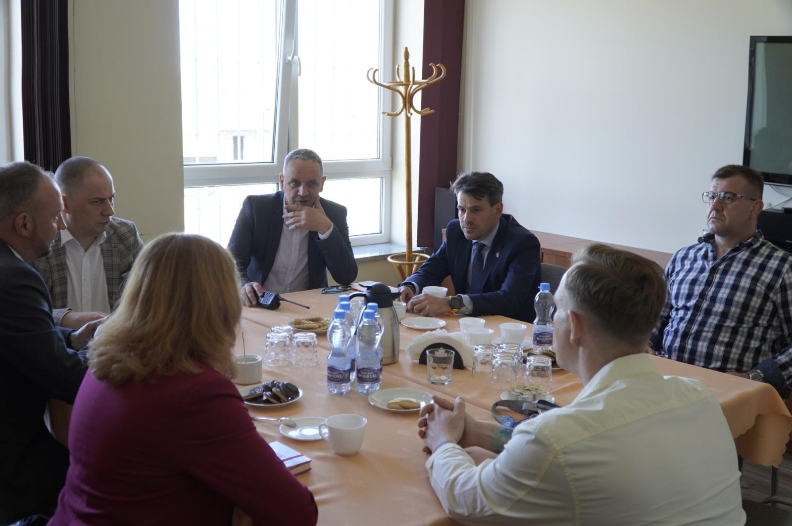 Zdjęcie w galerii na portalu naszraciborz.pl: Wychowankowie poprawczaka w Raciborzu docenieni za pomoc powodzianom wiadomości z regionu