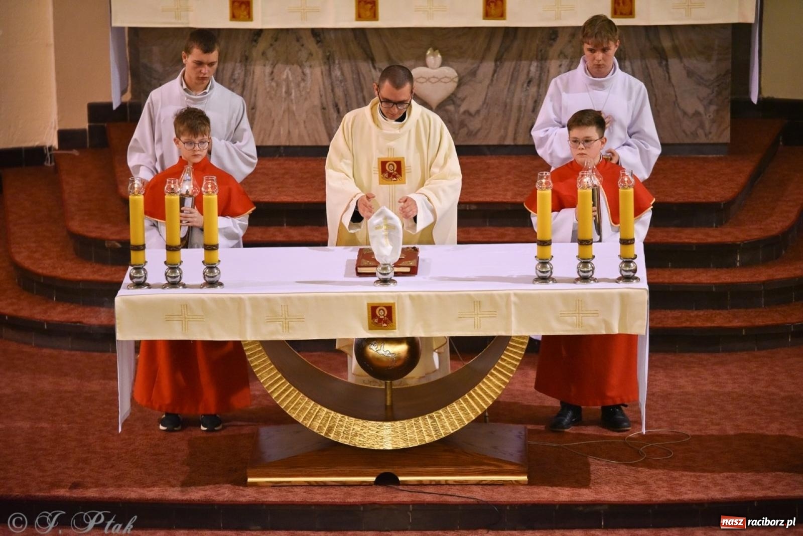 Zdjęcie w galerii na portalu naszraciborz.pl: Wielki Czwartek – początek Triduum Paschalnego w Raciborzu [WIDEO] wiadomości z regionu